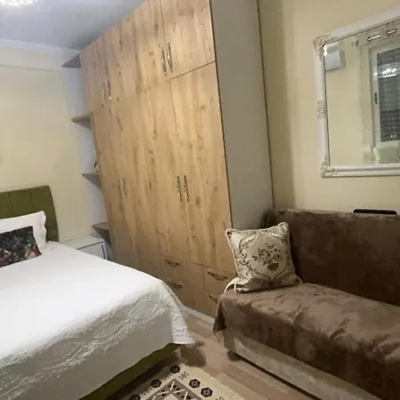 Evis House Apartamento *