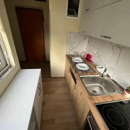 Evis House Apartman *